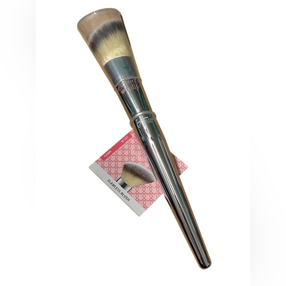 IT Cosmetics NEW Flawless Blush Brush for Cheeks 227 Angled Brush for Ulta - Picture 2 of 3
